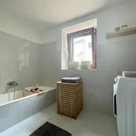 Casa Tiz & Tia - Beautiful Old 3* Stone House Near Visnjan *